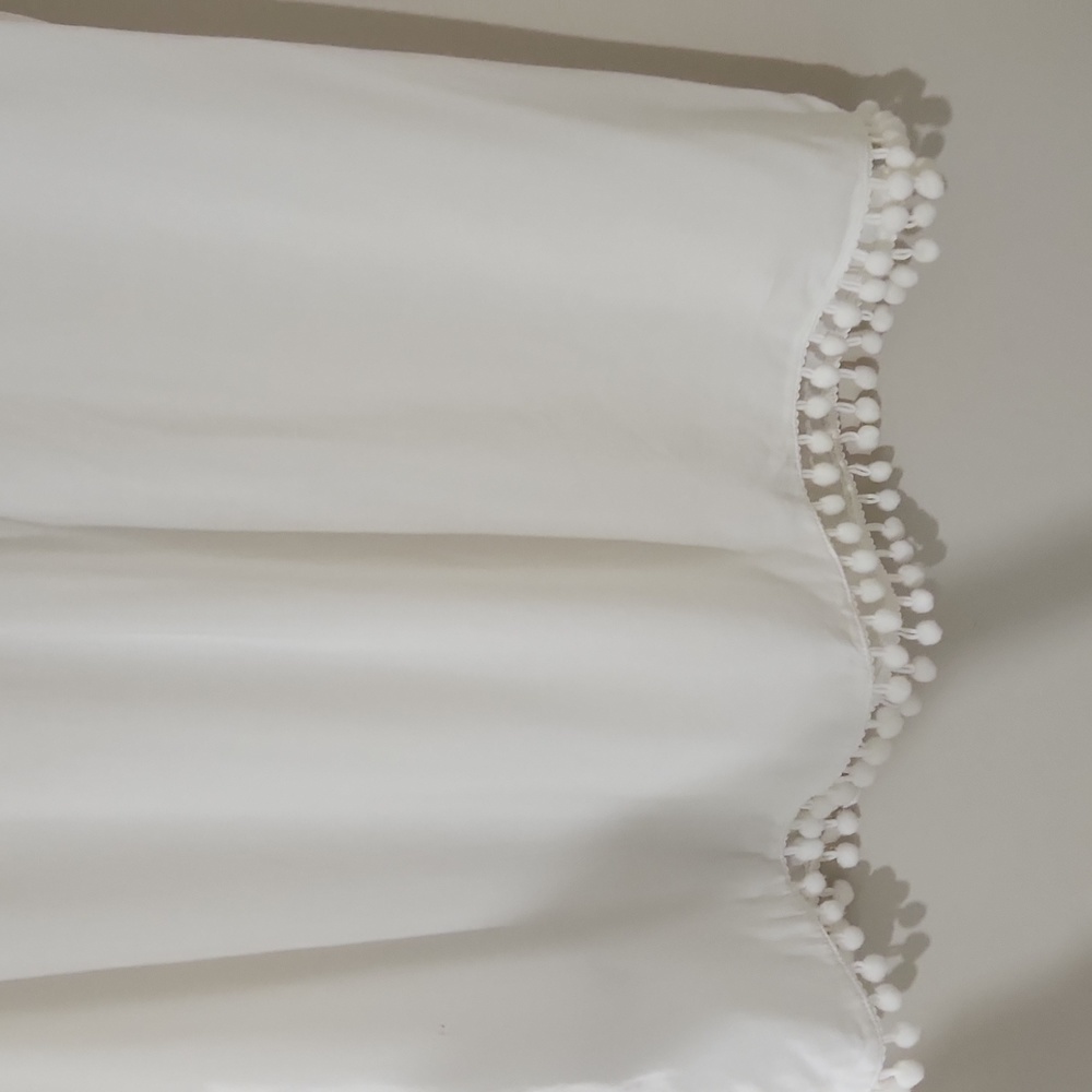 Westport sleevless embroidered top with pom pom hem. Size MP - Picture 6 of 11